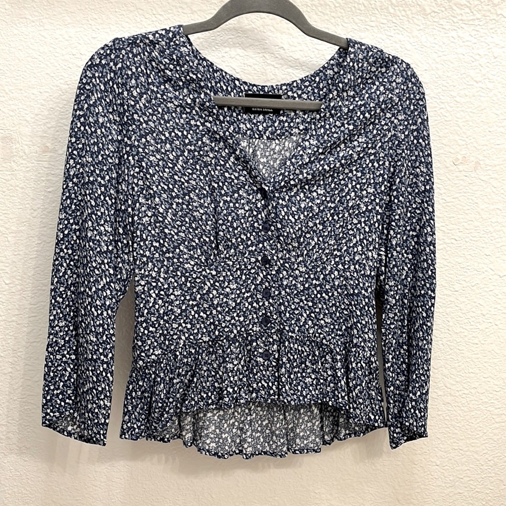 Womens blouse for sale! Lightly worn.great for work or winery trip!